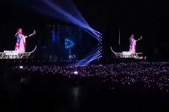 Jay Chou's Shenzhen concert is super shocking, looking back at 20 years of debut, super hard