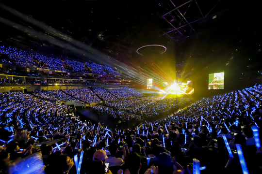 The LCF big screen shines on Wubai ROCK STAR Shanghai Concert!